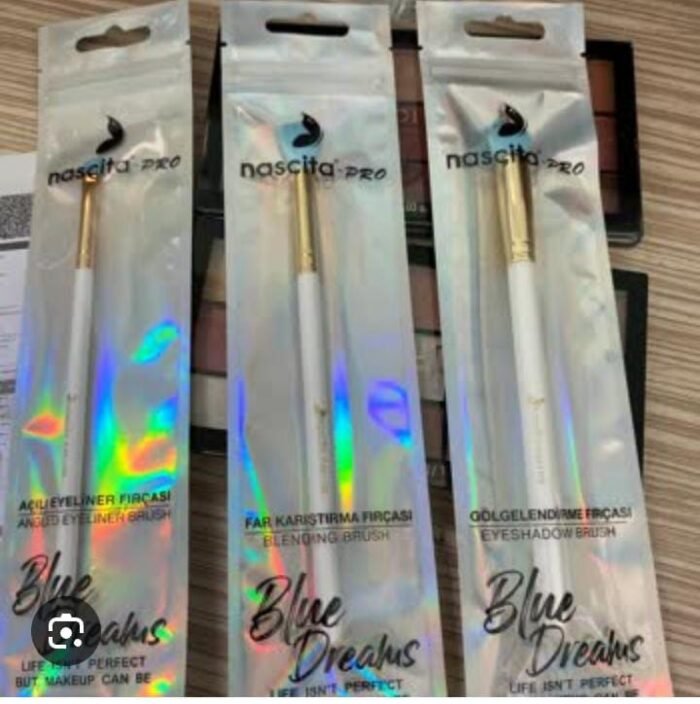 Blue Dream Eyeshadow Brush - Image 1