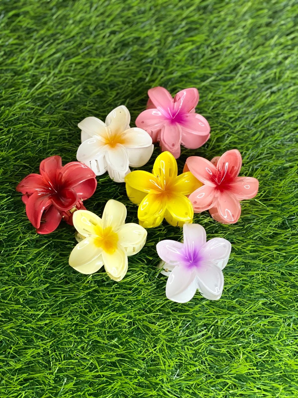 Mini flower plastic hair claw
